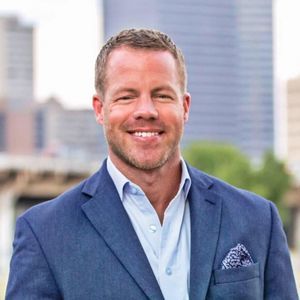 Meet your Posher, Casey